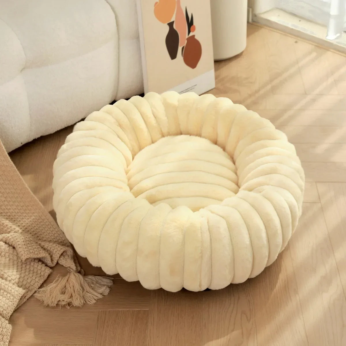 Rio’s Cozy Round Bed