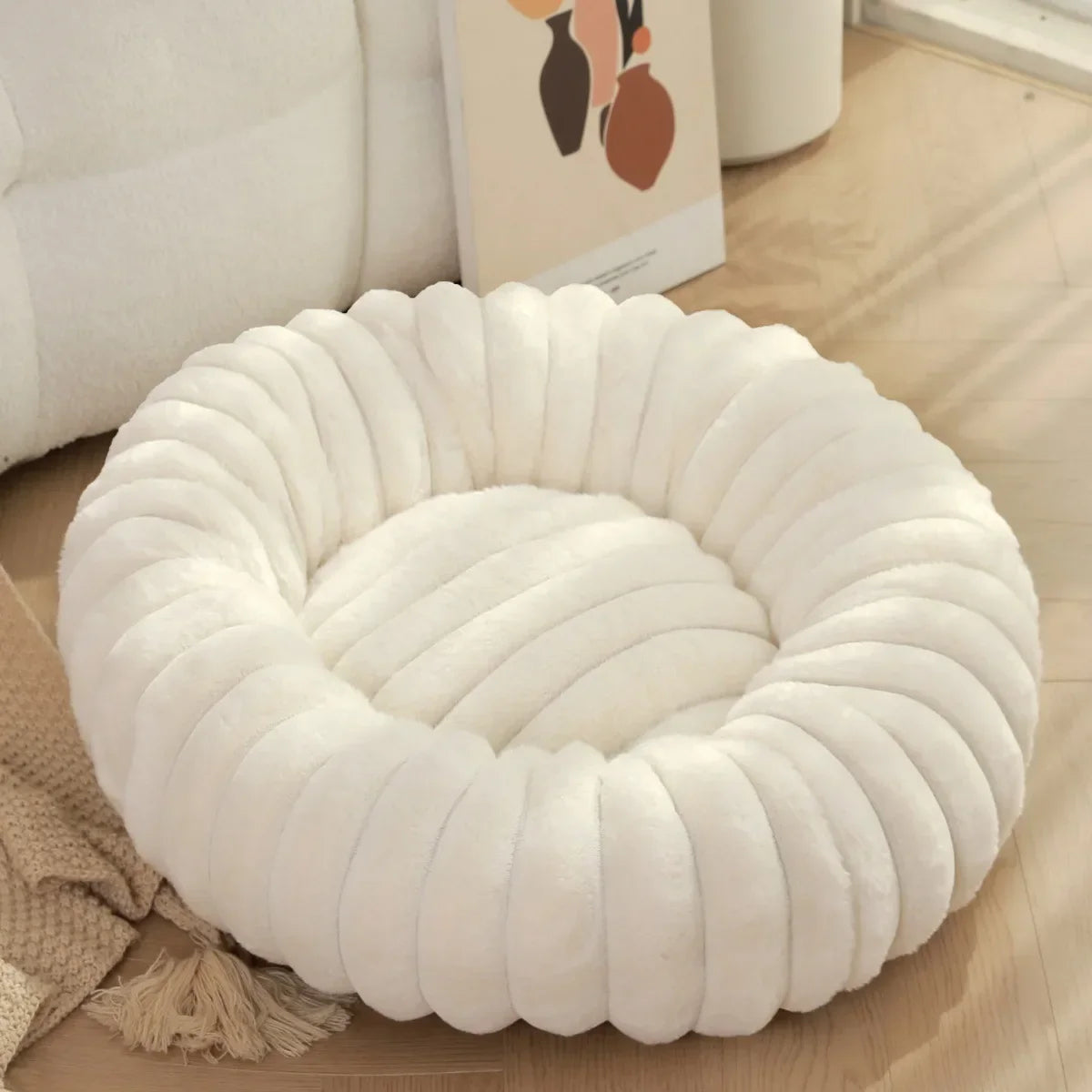 Rio’s Cozy Round Bed