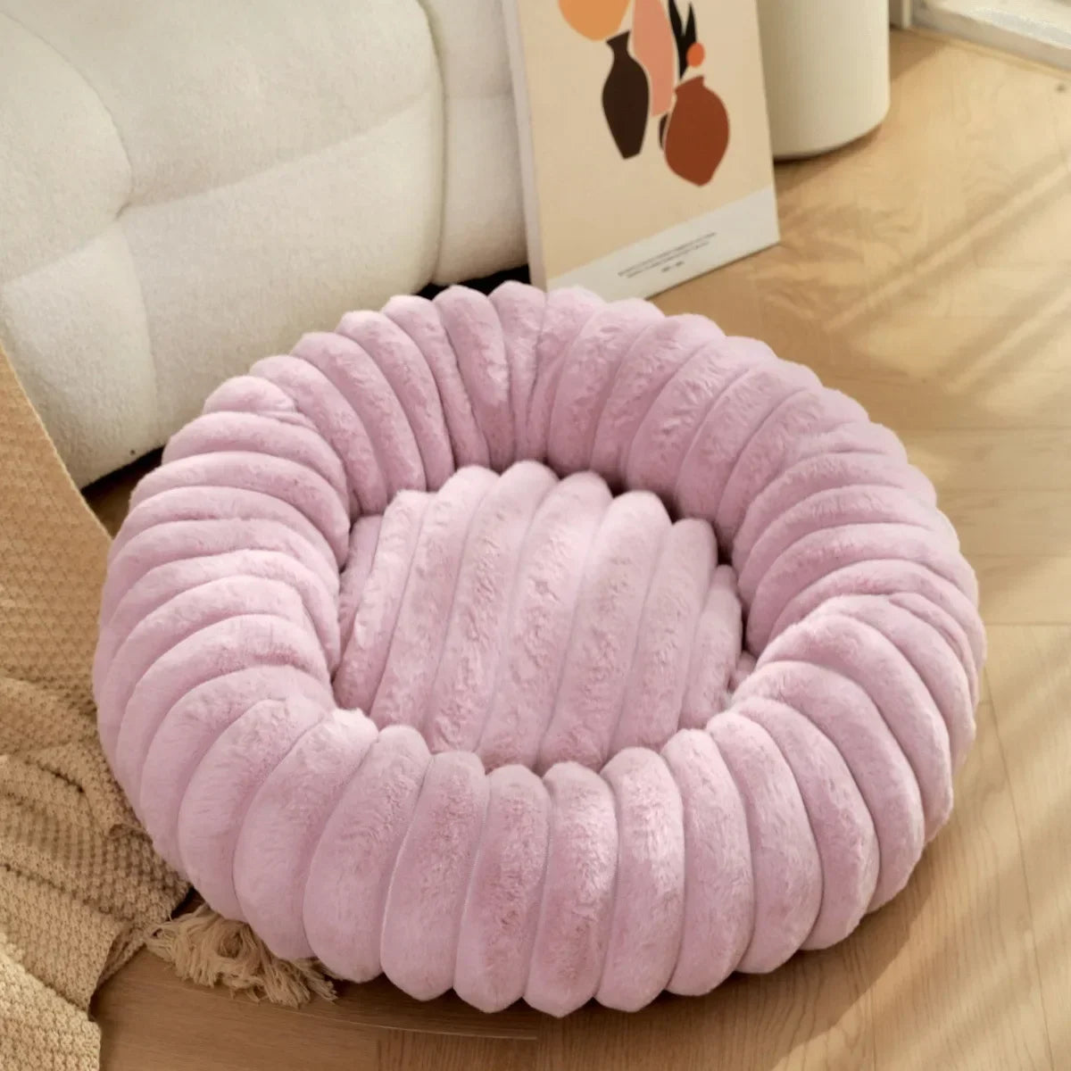 Rio’s Cozy Round Bed