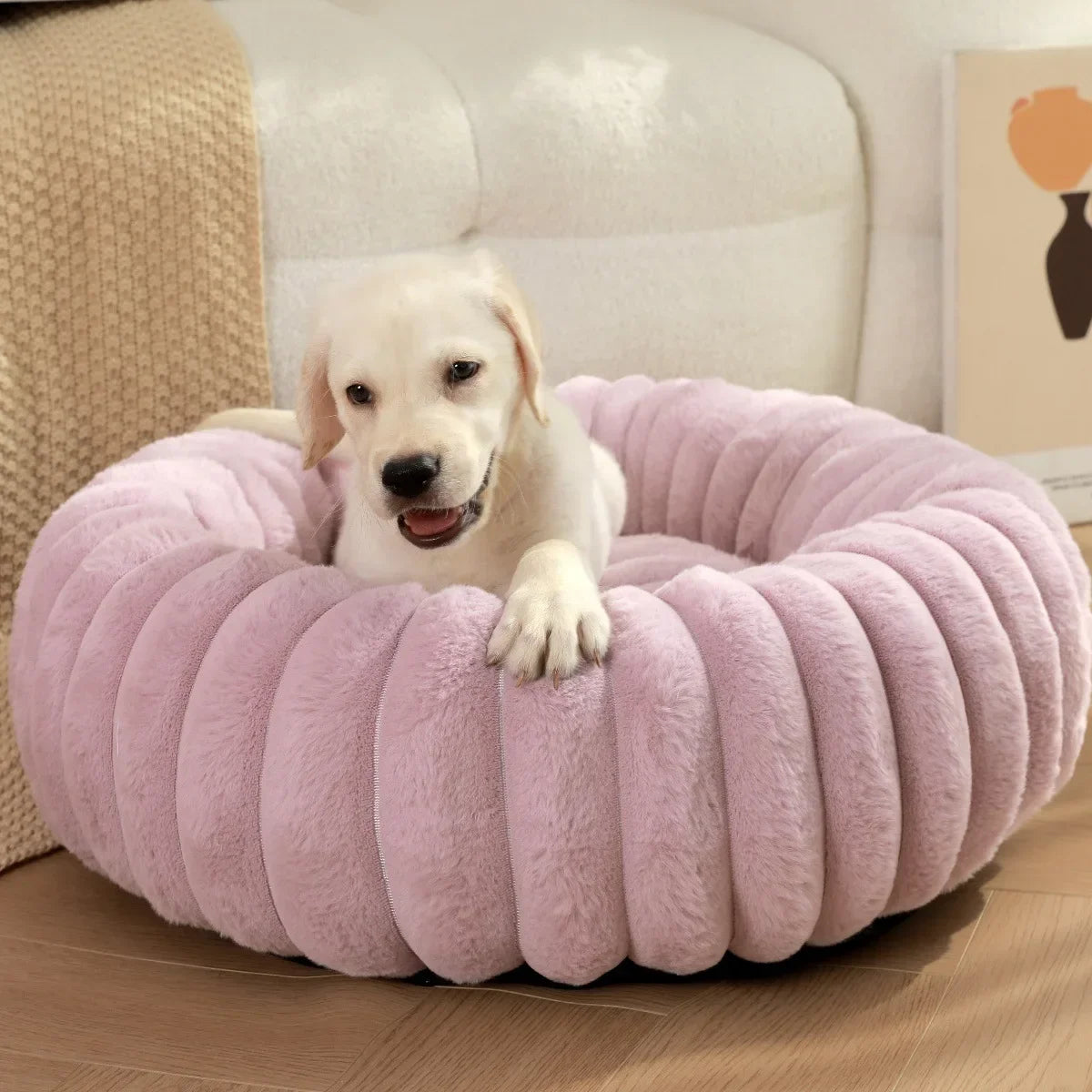 Rio’s Cozy Round Bed